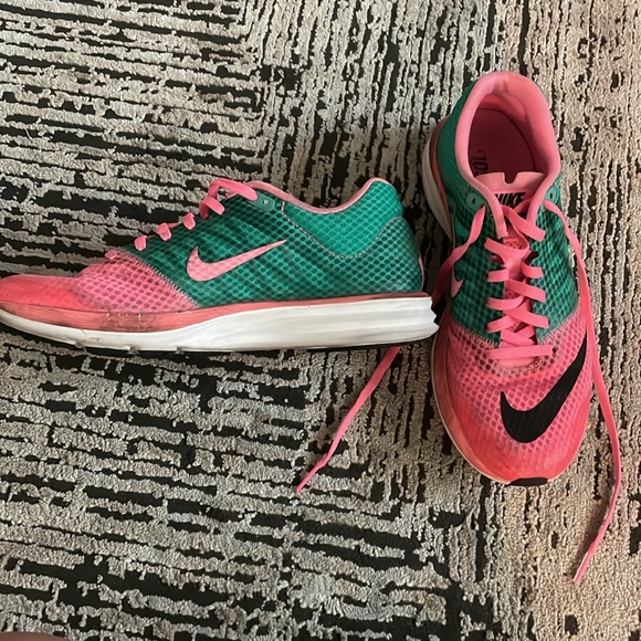 Nike Women’s Lunarlon running shoes - Picture 3 of 7